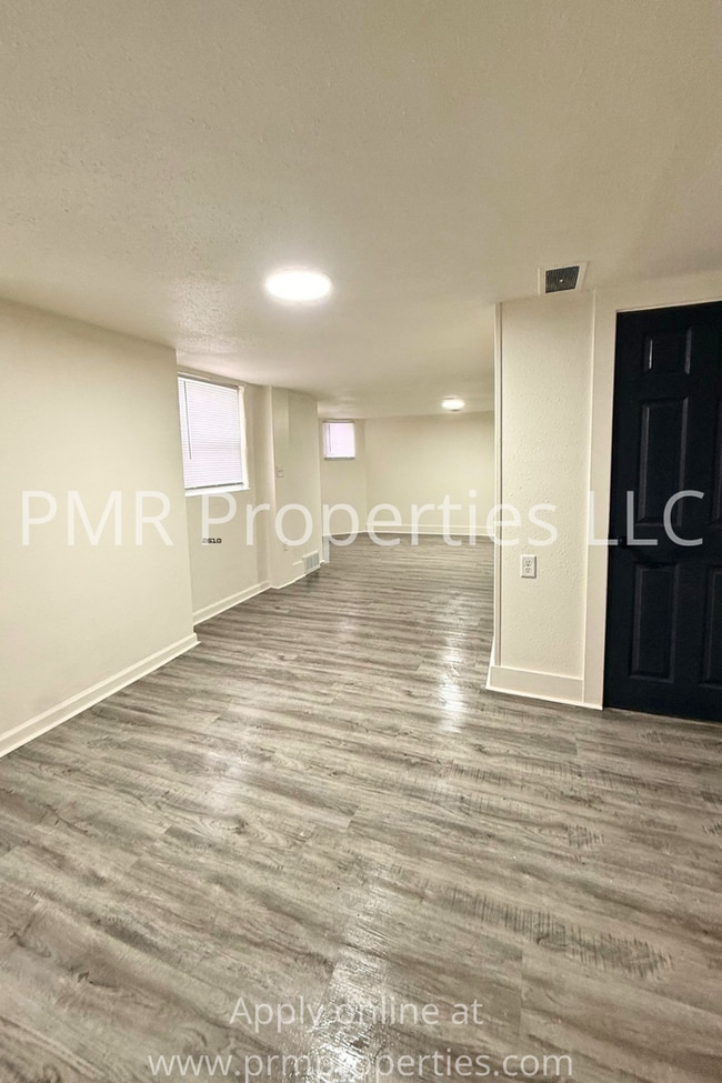 Building Photo - 6 Bedrooms / 3.5 Bathrooms House