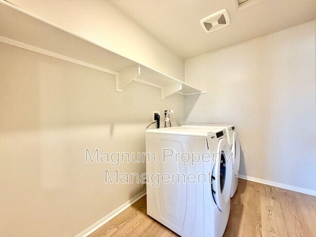 Building Photo - 36330 Albus Ave