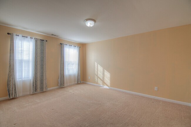 Building Photo - 2298 Dewey Dr