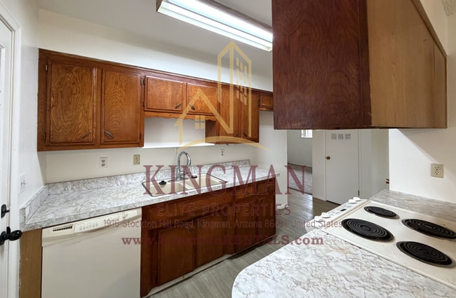 Building Photo - Spacious 3-Bedroom, 2-Bath Home Featuring Fresh Updates Throughout