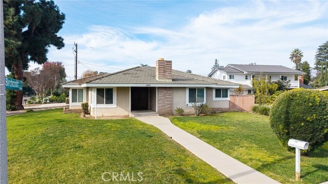 Building Photo - 2221 Palm Cir