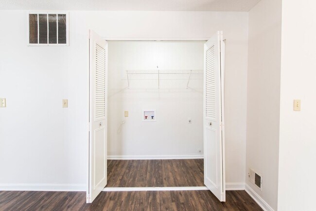 Building Photo - 3BR/1BA Home For Rent in Willow Creek Subdivision