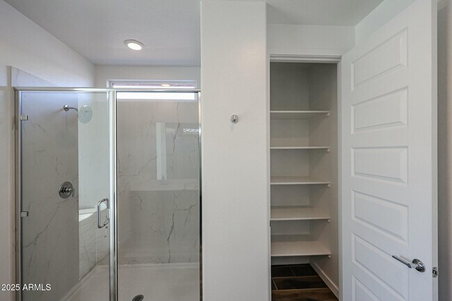 Building Photo - 7591 W Honeysuckle Dr