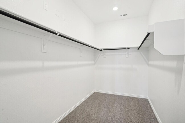 Building Photo - 4012 Sandstone Dr