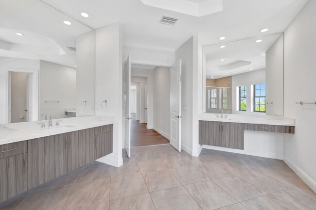 Building Photo - 8660 W Parkland Bay Trl
