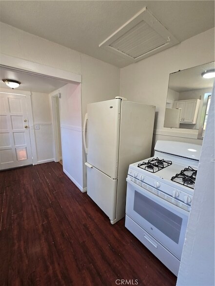 Building Photo - 819 Huntington St