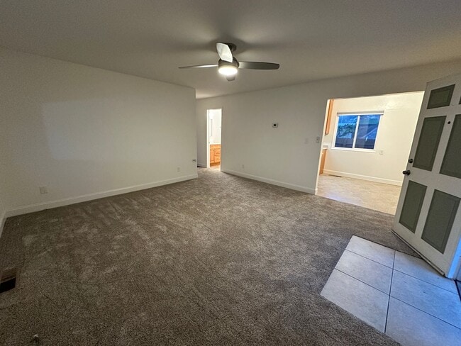 Building Photo - Lease break: Single Story Duplex