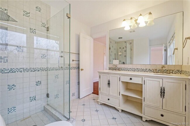 Building Photo - 43 Palmer Ave