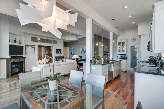 Building Photo - 5bd/3.75ba Sammamish Home
