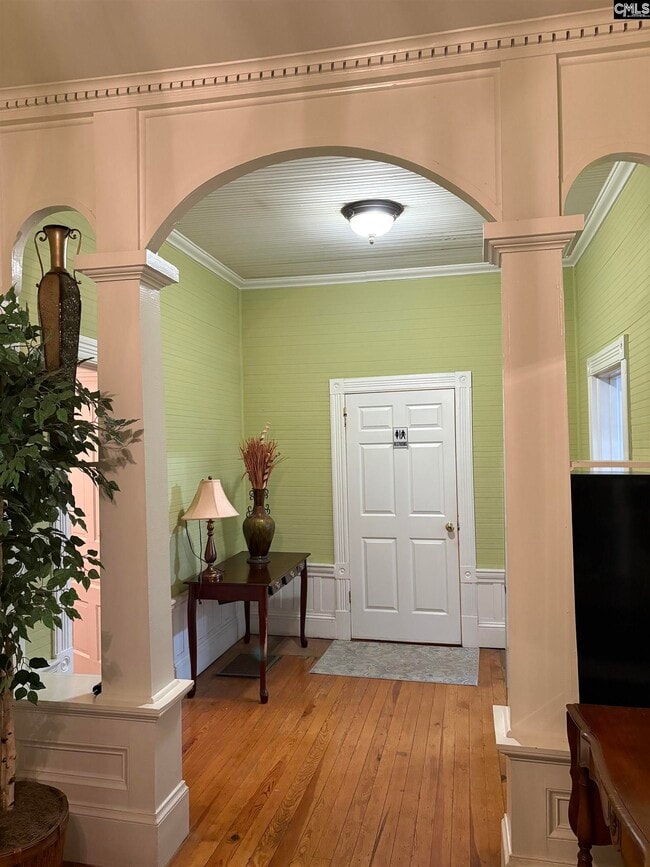 Building Photo - 225 Columbia Ave