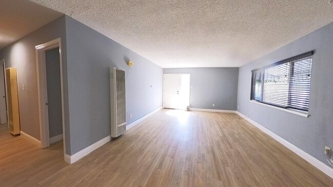 Building Photo - 3537 N San Joaquin St