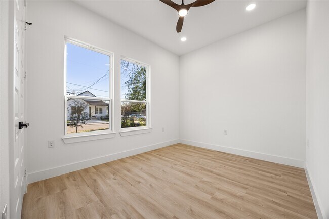 Building Photo - 610 Lettie St