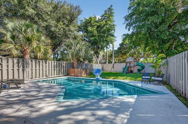 Building Photo - 372 Deer Creek Wildwood Ln E