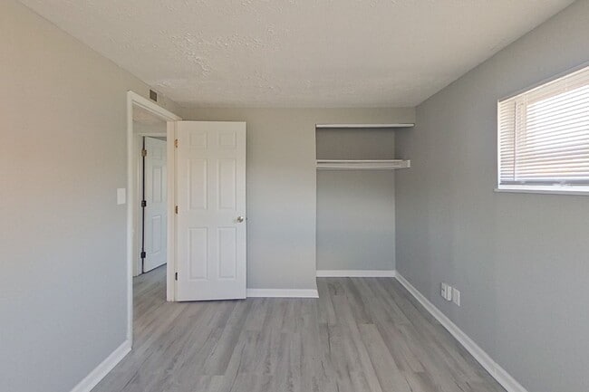 Building Photo - 3605 Cushing Dr