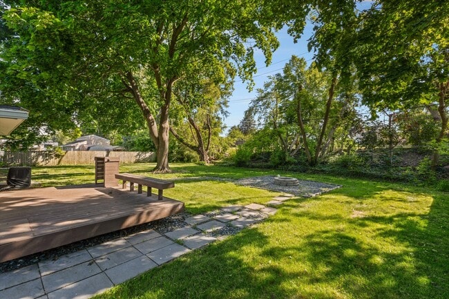 Building Photo - 4047 Ledgestone Dr