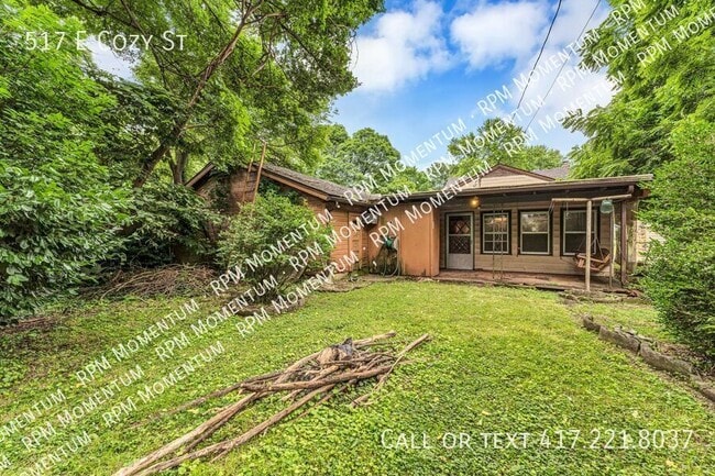 Building Photo - 517 E Cozy St