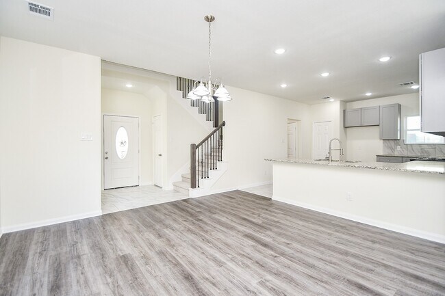 Building Photo - 12202 Heather Flower Ln