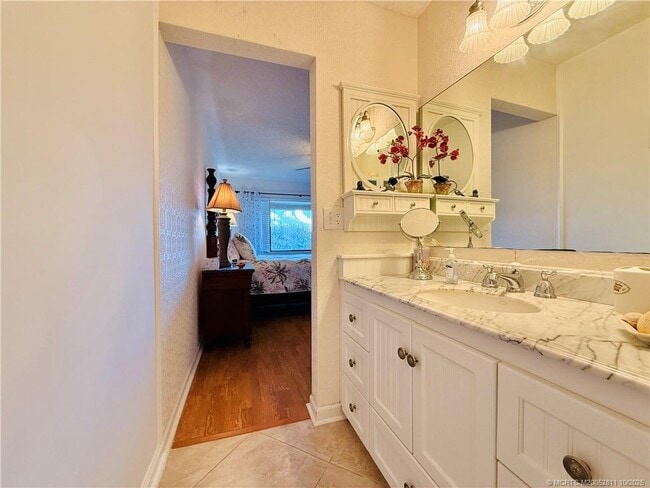 Building Photo - 9400 S Ocean Dr