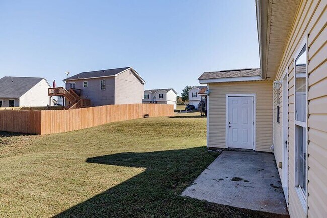 Building Photo - 507 Dove Way