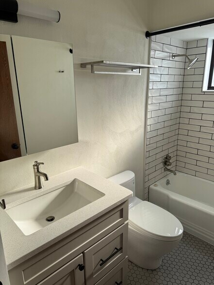 Building Photo - 3948 Brittany Cir