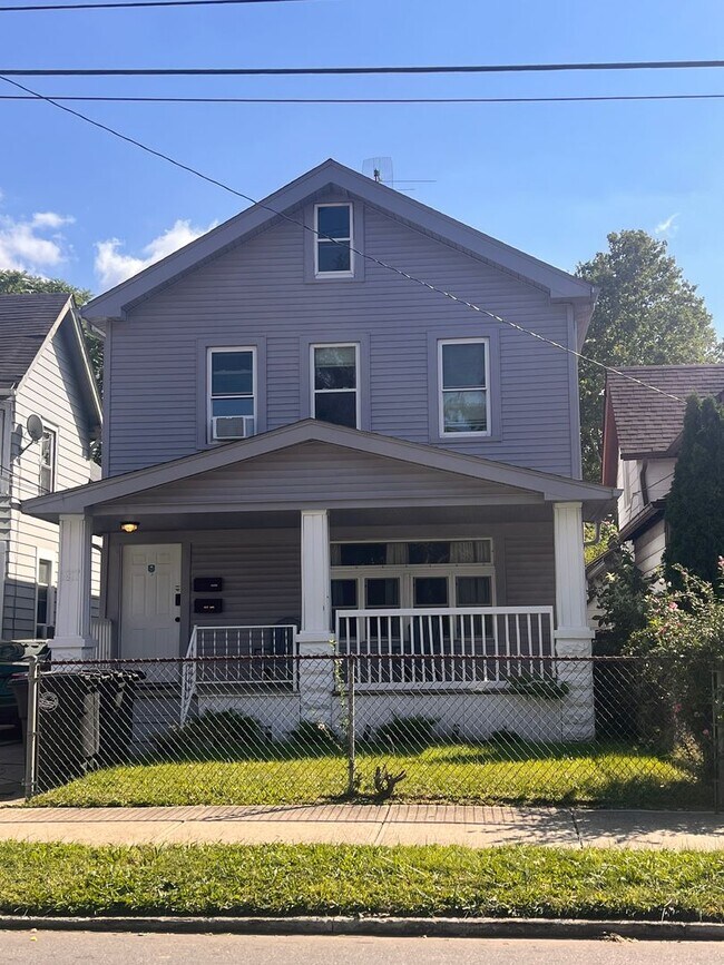 Primary Photo - 1817 Buhrer Ave