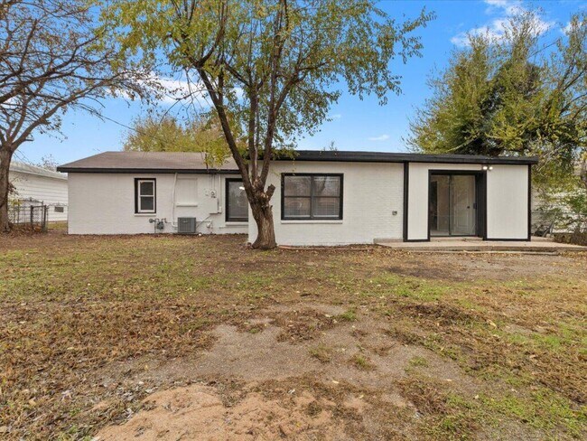 Building Photo - 5937 NW 58th Terrace