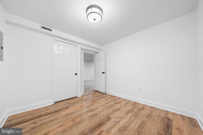 Building Photo - 2718 S June St