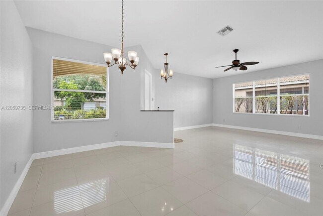 Building Photo - 2151 Umbrella Cay