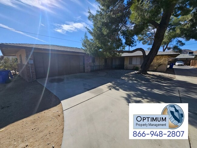 Building Photo - 15740 Serrano Rd