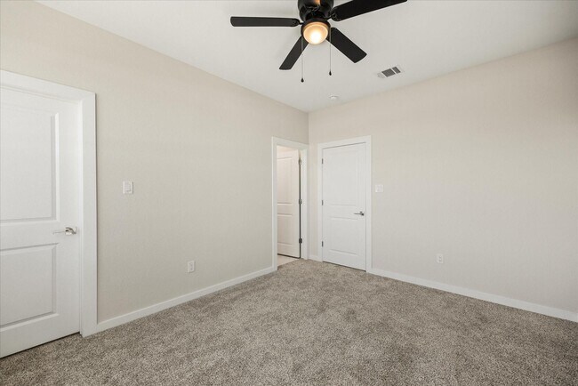 Building Photo - 585 Galt Dr