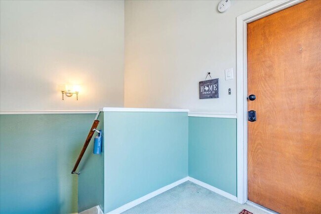 Building Photo - 743 E Oltorf St
