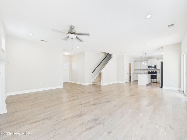 Building Photo - 478 Atwood Dr