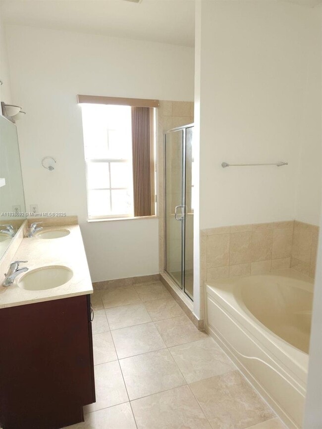 Building Photo - 7001 SW 89th Ct