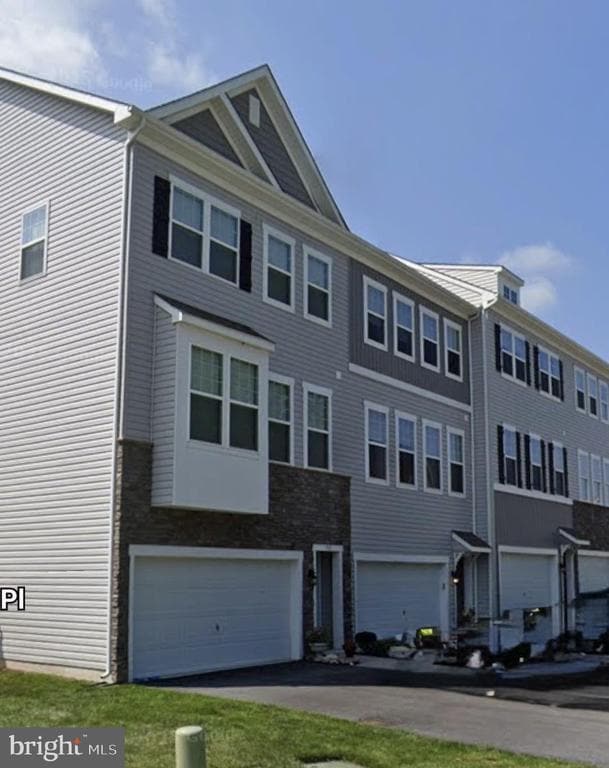 Building Photo - 352 Dawson Pl