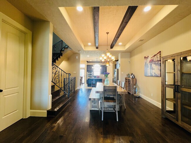 Building Photo - 4310 Floyd St