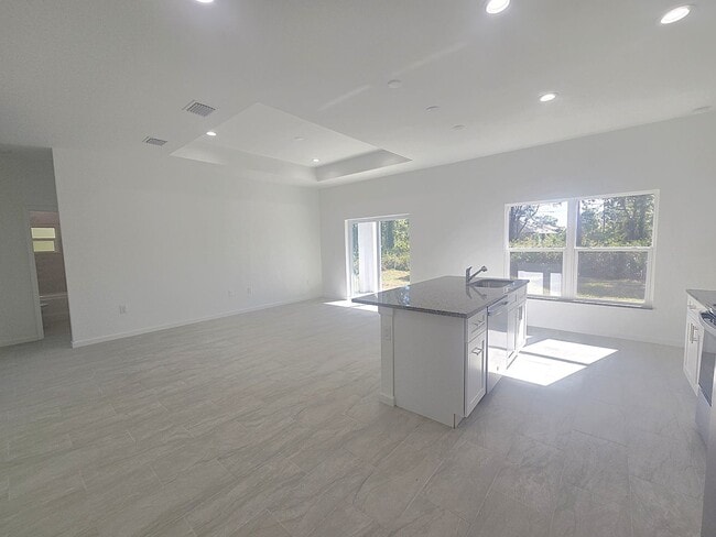 Building Photo - Brand new 4/2/2  House