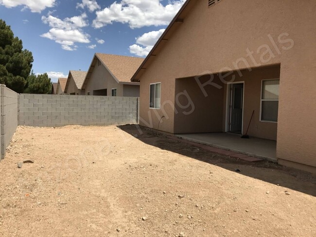Building Photo - HUALAPAI MOUNTAIN FOOTHILLS HOME