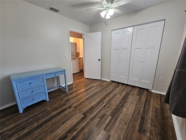 Building Photo - 1600 Meadow Lark Ln