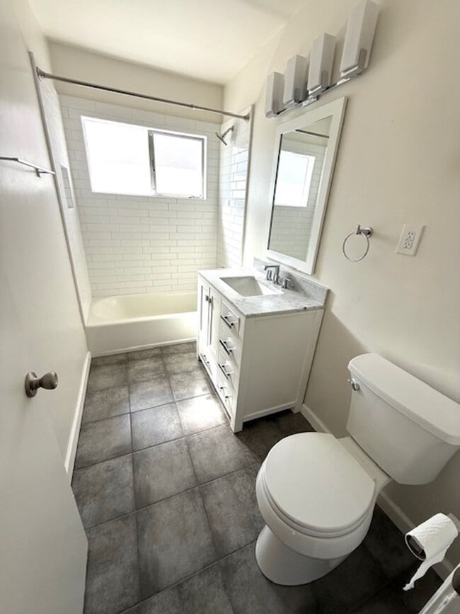 Building Photo - **LA MIRADA** Beautifully Maintained 3-Bed...