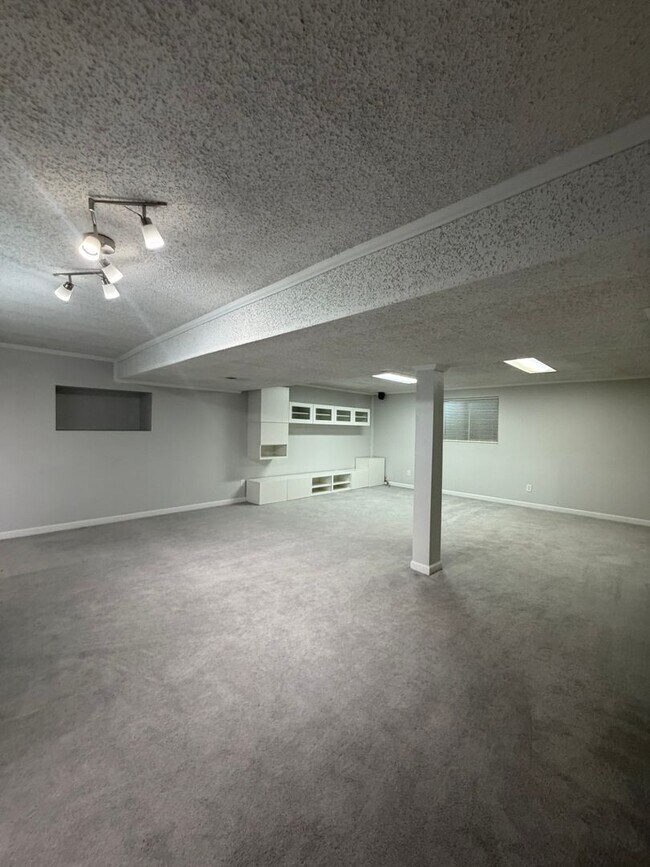 Building Photo - 16596 E Stanford Pl