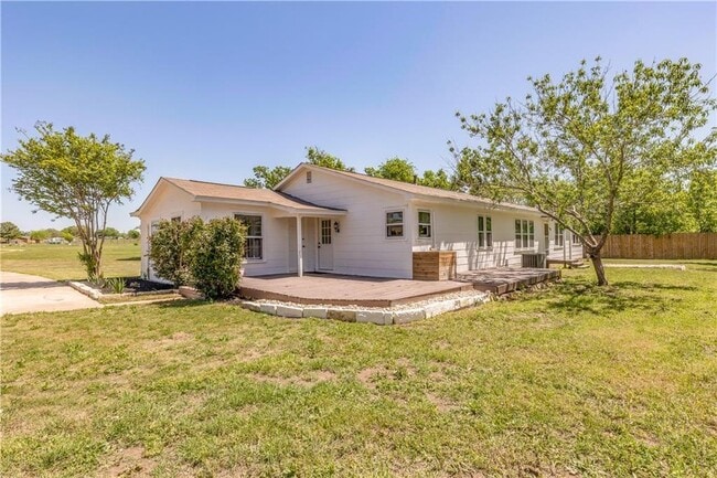 Building Photo - 211 Tate Ln