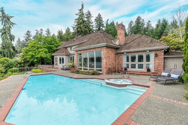 Building Photo - 6408 E Mercer Way