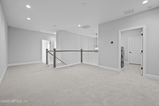 Building Photo - 27 Oak Pk Dr