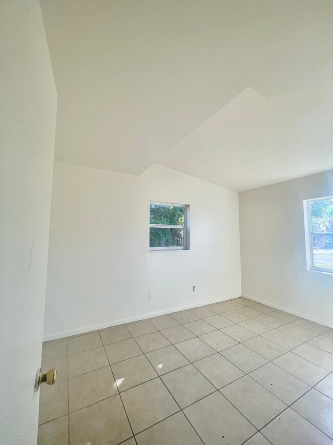 Building Photo - 6334 Talbot Cir