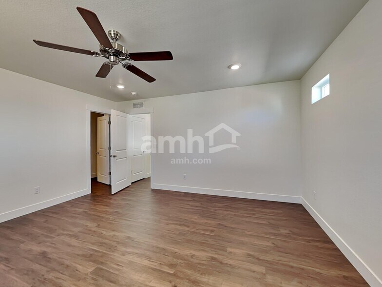 Building Photo - 11638 Broken Top Dr