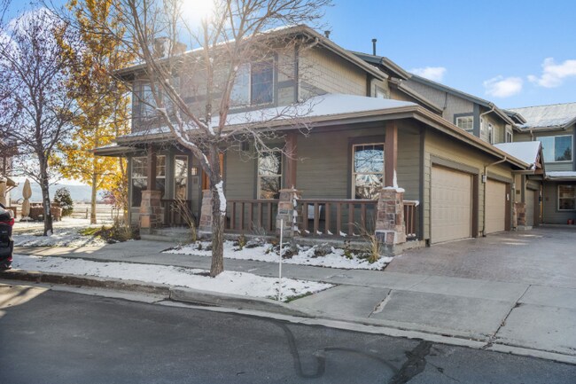 Building Photo - 6095 N Fox Pointe Cir