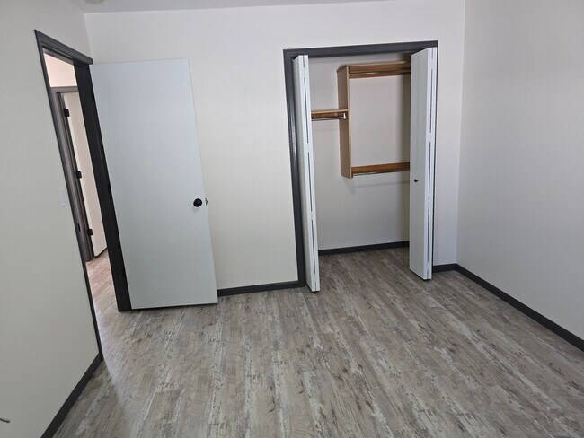 Building Photo - 2802 Maralane Ave