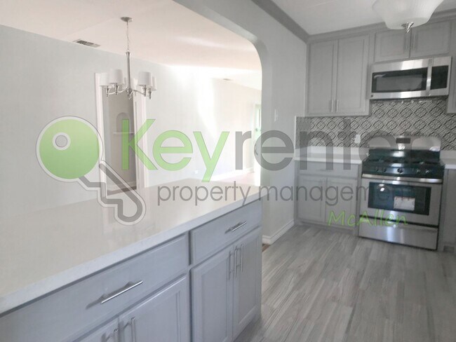 Building Photo - 2Bed/1Bath w/office in Central Mcallen ( Laurel and 10th )