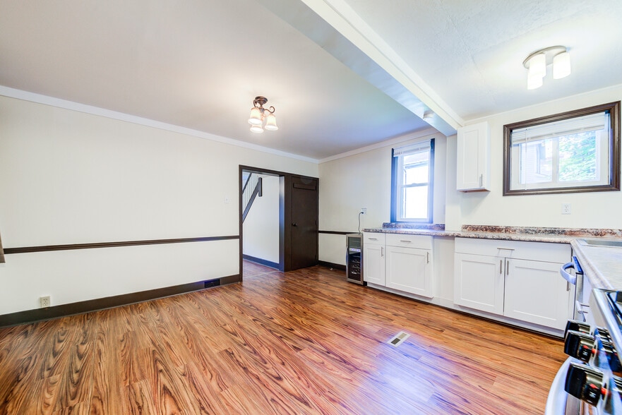 Building Photo - 1155 South Ave