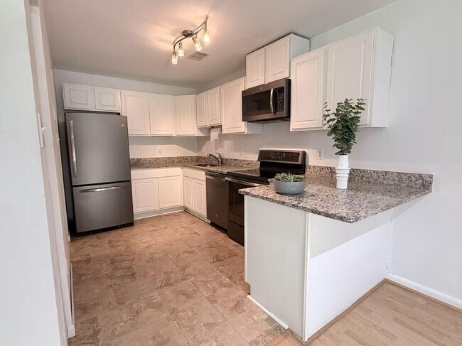Building Photo - 18711 Paprika Ct